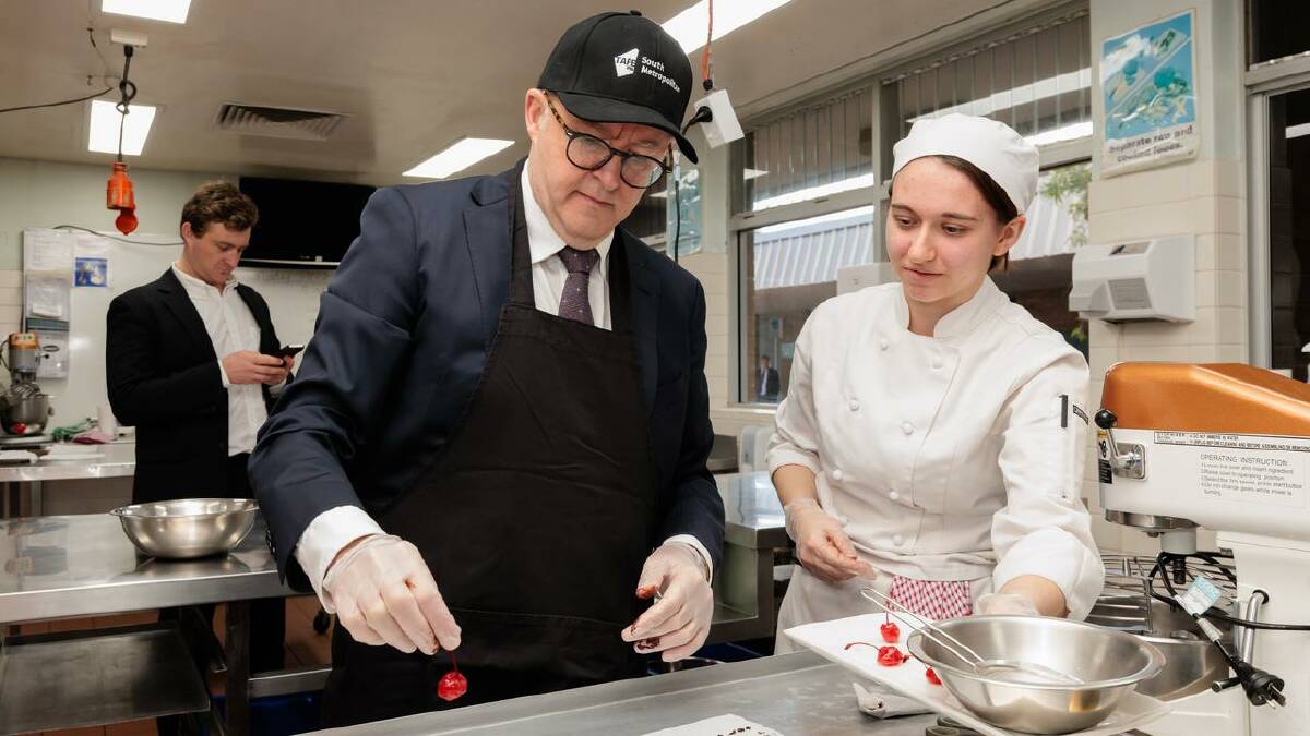 Anthony Albanese is also promising to boost the number of fee-free TAFE places from 2027. (Richard Wainwright/AAP PHOTOS) Anthony Albanese is also promising to boost the number of fee-free TAFE places from 2027. (Richard Wainwright/AAP PHOTOS)